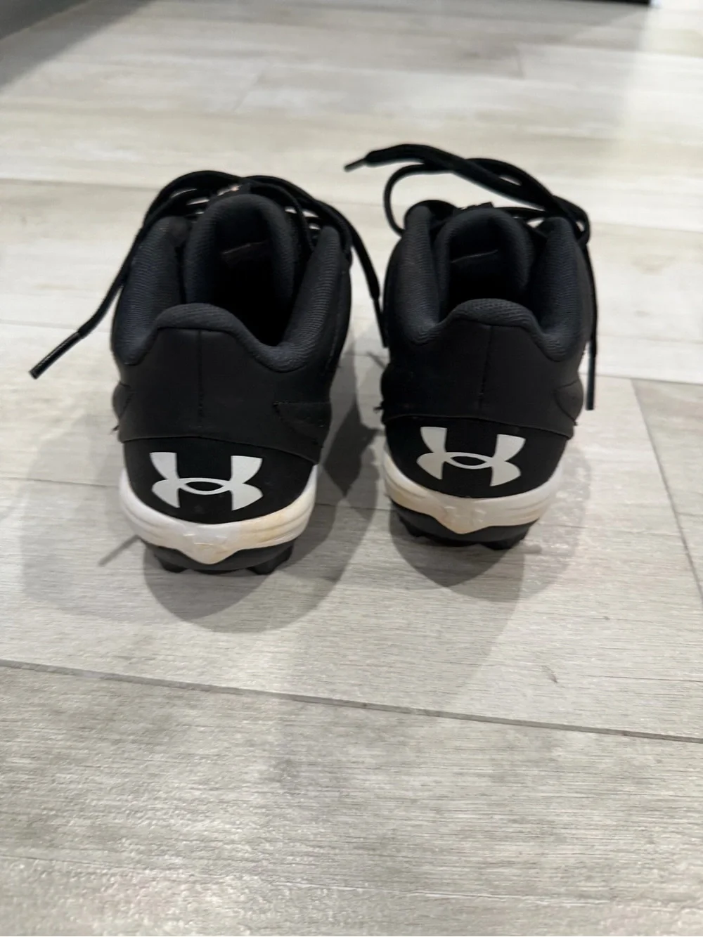 Under Armour Boys Baseball Black Cleats Shoes